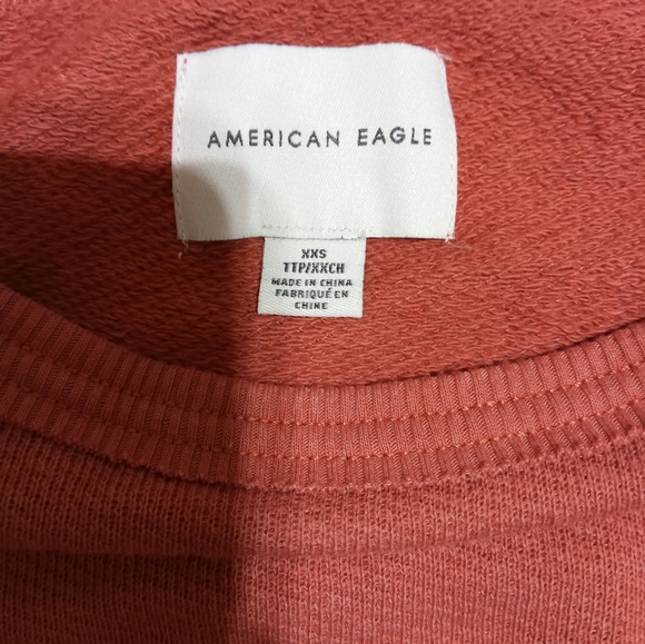 American eagle cropped sweatshirt. Size xxs. COLOR is terracotta. EUC - Picture 4 of 8